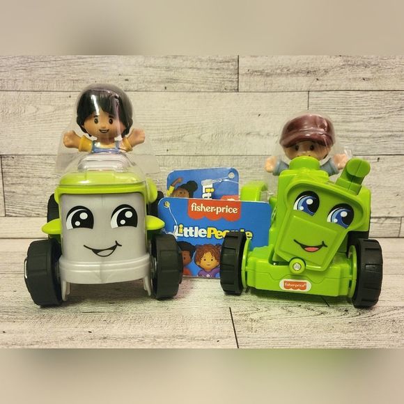 🎉 VEGAN DAIRY FARMERS FISHER PRICE Tractors Girl & Boy Green Farm Machin - Picture 1 of 6
